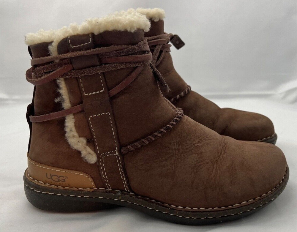 UGG Australia La Jolla 5587 Brown Suede Leather Sheepskin Lined Booties Sz 6