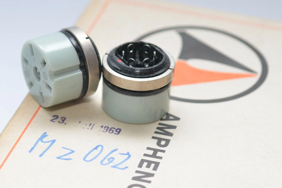 6-pol Gross-Tuchel Buchse Typ T3042 für Neumann U47 Röhren-Mikrofon-System, NOS - Bild 4 von 4