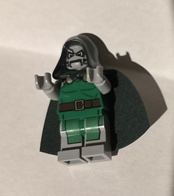 LEGO Marvel - Dr. Doom Minifigure - sh0052 - 76005 - AMAZING CONDITION