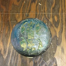 Vintage tarnished round metal powder refillable compact floral pattern 
