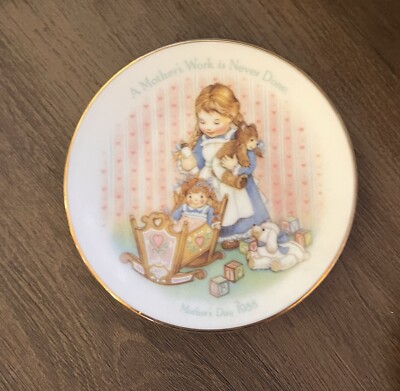 Vintage Avon 1988 Mother s Day 5 in Plate  A Mother s Work is Never Done 
