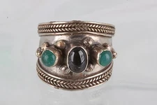 COSTOME EMOSSED GREEN & BLACK STONES RING FASHION 7287
