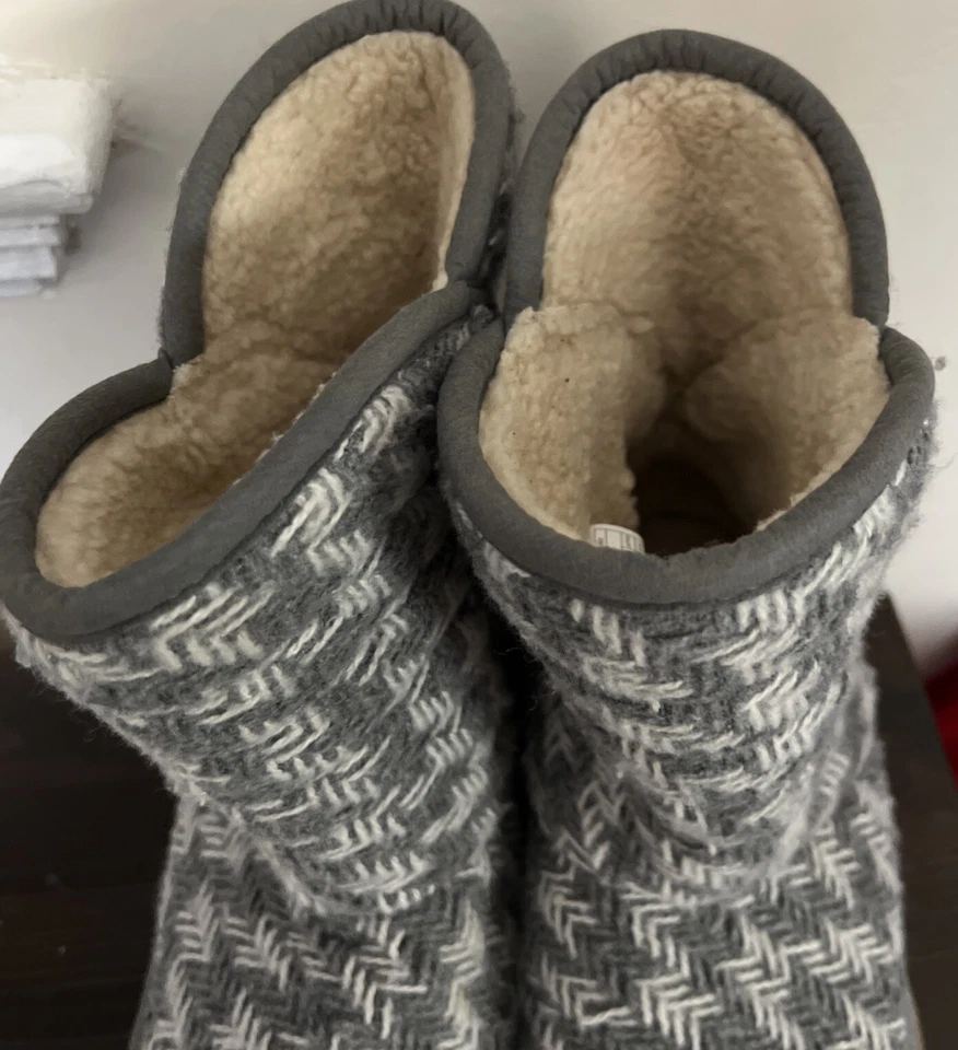 Zapatillas Sanuk Talla 11 Para Mujer Gris Blanco Tejidas Parte Superior Alta Sherpa Suela de Goma Foto 4 de 4