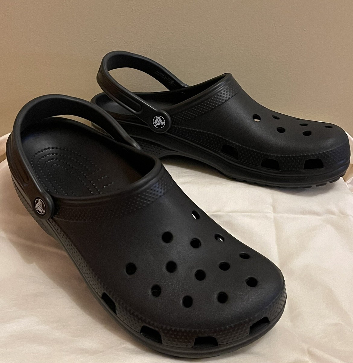 black crocs size 11