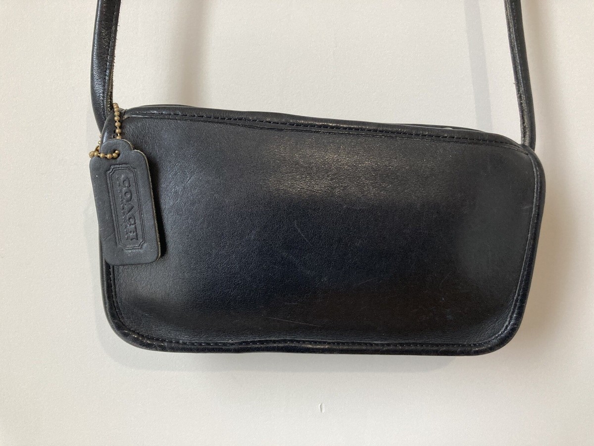VINTAGE/ RARE COACH BLACK ZIPPERED POUCH CROSSBODY BAG/PURSE 9655
