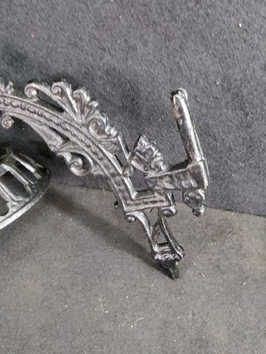 Vintage Victorian Ornate Cast Iron Wall Mount Sconce Oil Lamp Candle Holder Pair - Picture 15 of 21