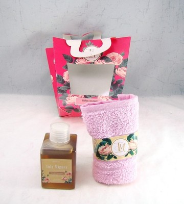 Tuly Miguez  VANILLA ENCANTADA Shower Gel & Towel Set 6.0 oz NEW in torn bag