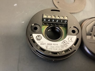 Allen Bradley 855T-BCS B Mounting Base  Ser. B(LPW77A)