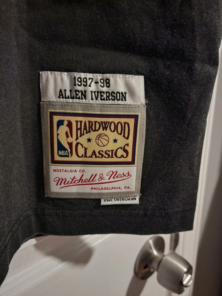 Camiseta deportiva Mitchell & Ness 97-98 Allen Iverson Sixers Swingman talla grande  Foto 3 de 4