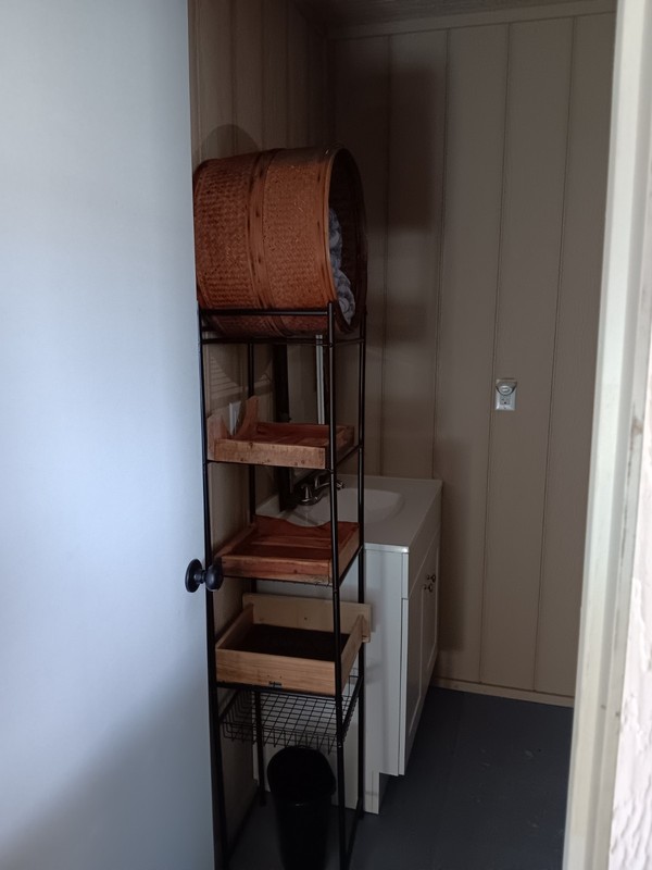 Land and Converted   Shipping Container Cabin - thumbnail 6