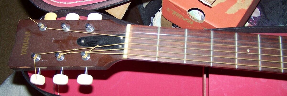 Yamaha FG-75 Acoustic Guitar Nippon Gakki Red Label Made in Yamaha FG-75 Acoustic Guitar Nippon Gakki Red Label Made in