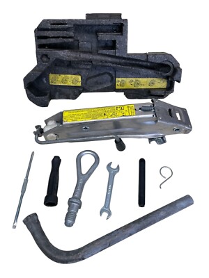 VW Passat Golf Vento Audi A3 A4 A6 Trunk Wheel Tool Kit 8L0011031A 4B5912112A