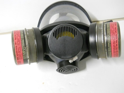 MSA Full Face Air Purifying Respirator Gas Mask Nuclear Vapor Haz Mat Sz. Small - Picture 4 of 9