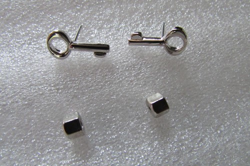 Marc Jacobs Post Earrings Lost and Found Keys Argento Silver Tone New $38 - Picture 5 of 10