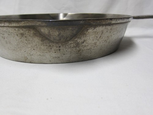 Pre Griswold "ERIE" No 10 Plated Cast Iron Skillet 716A Crack - Picture 7 of 9