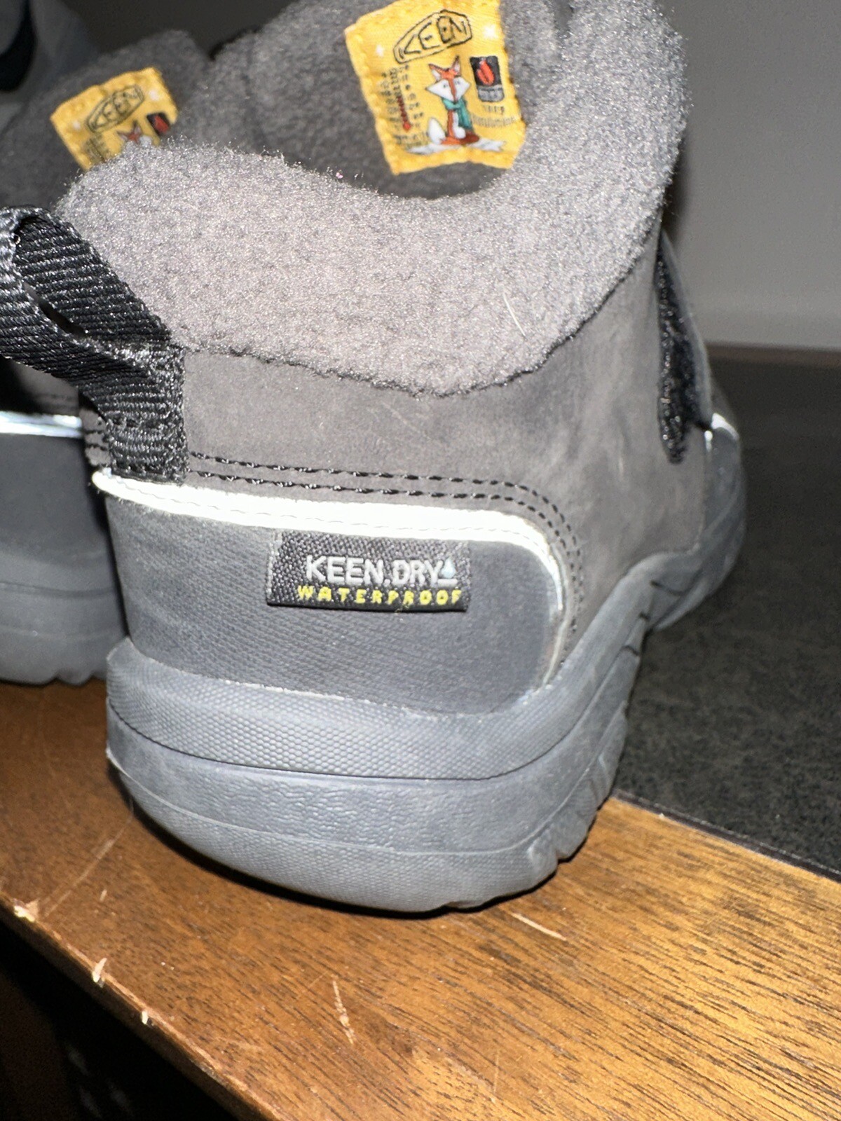 NUOVO! Stivali da neve invernali impermeabili Keen Kootenay III neri per bambini taglia 12. Senza etichetta