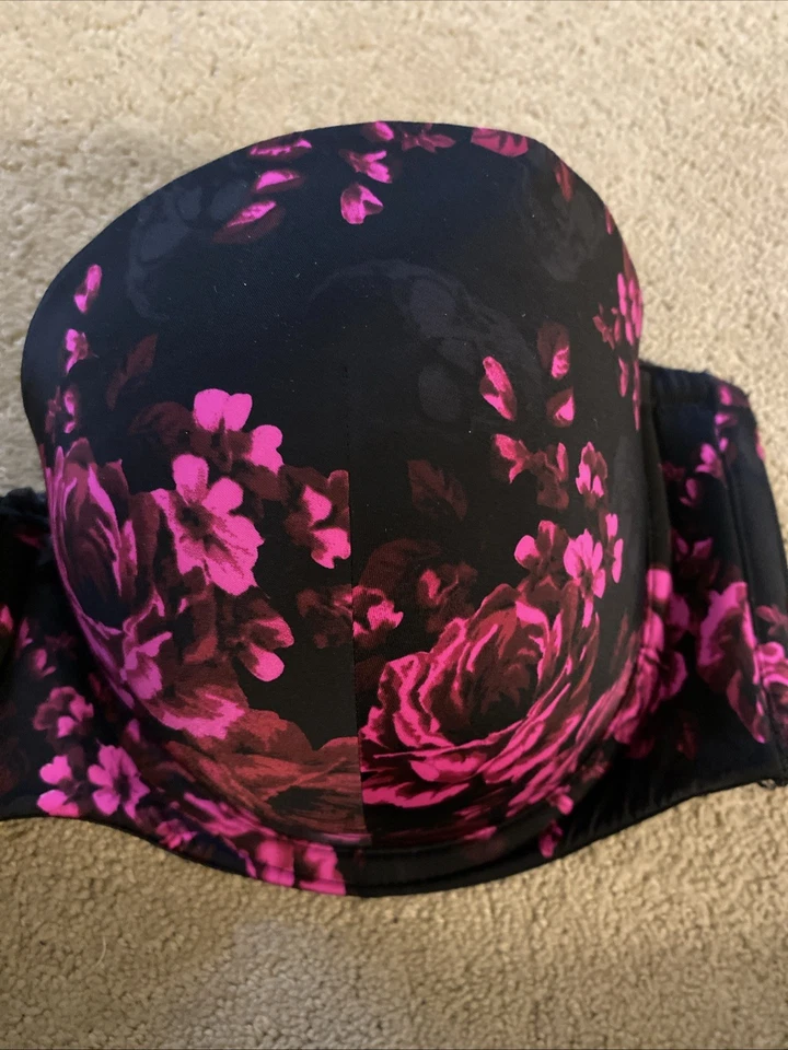 SUJETADOR SIN TIRANTES PUSH-UP CALAVERAS FLORALES TÓRRID CURVE NEGRO/ROSA TALLA 44D Foto 2 de 4