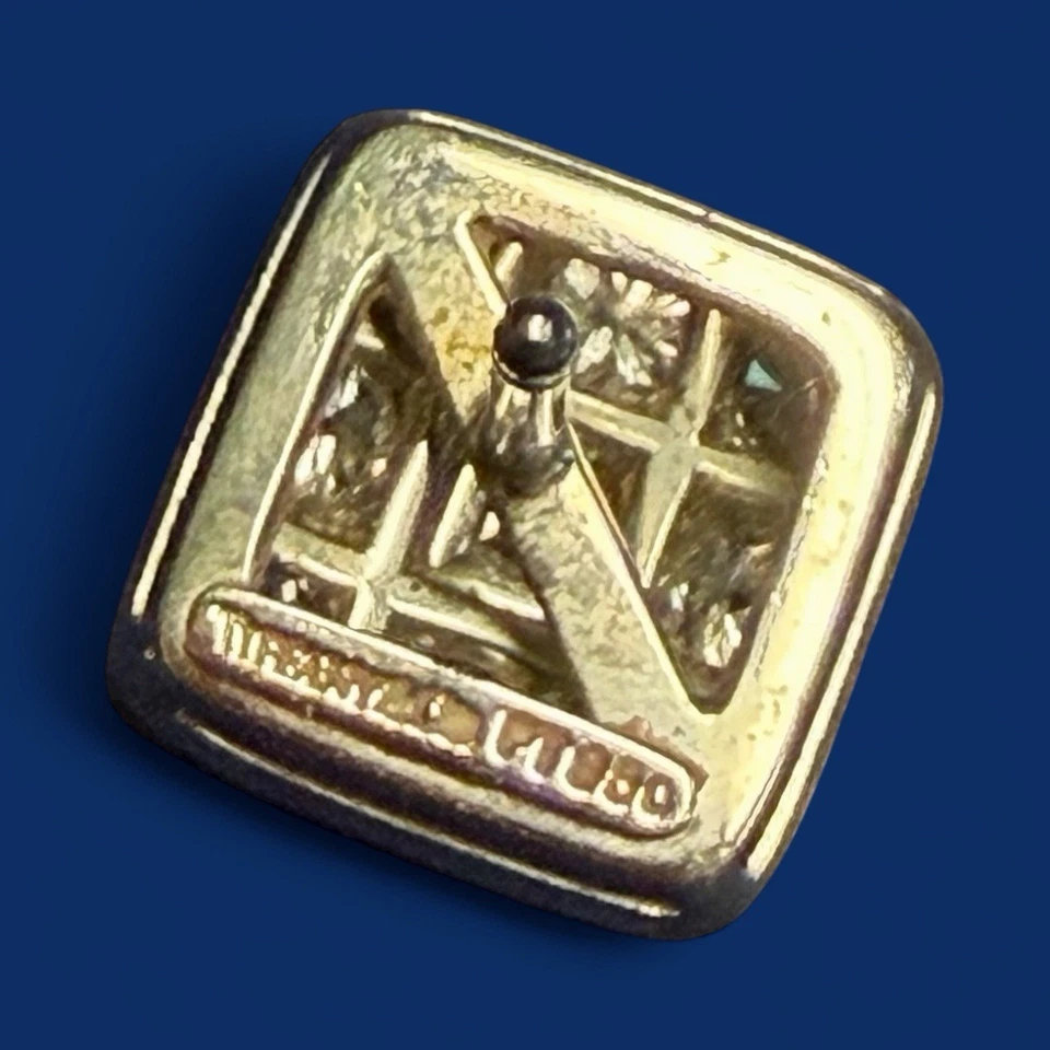 Pendientes colgantes de diamantes Tiffany Co en platino Foto 3 de 4