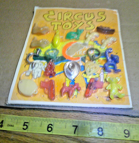 Vintage display card CIRCUS TOYS charms and toys  #jd829