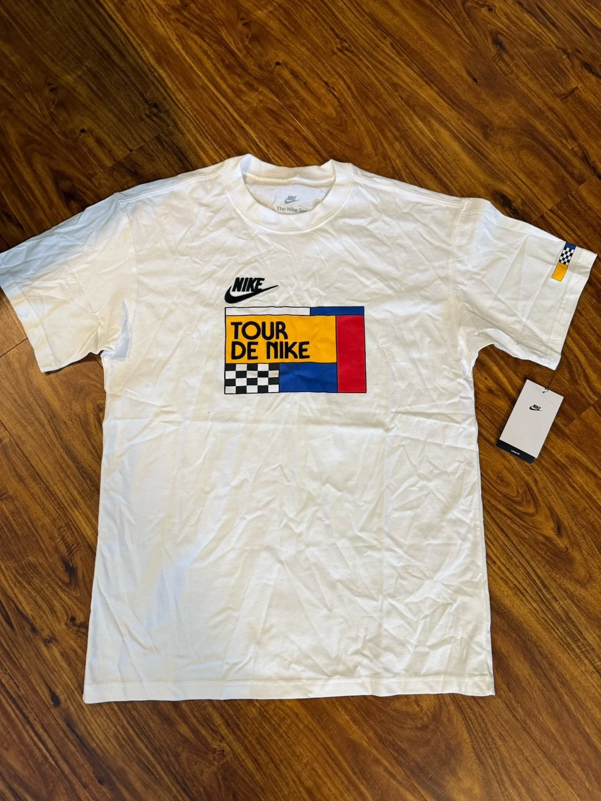 NIKE SPORTSWEAR TOUR DE NIKE T-SHIRTS WHITE HF7043 100 Men’s Size S NWT
