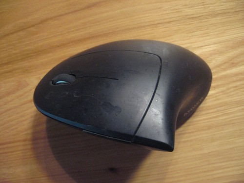 Anker 2.4G Wireless Vertical Ergonomic Optical Mouse A7852M