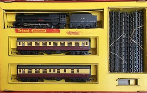 triang train set