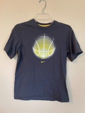 boys large Gray short sleeve nike slogan t shirt With Basketball EUC B4