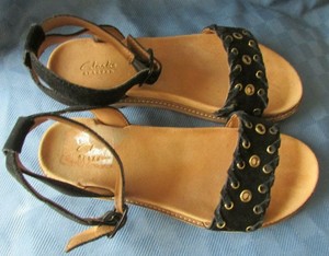 clarks black suede sandals