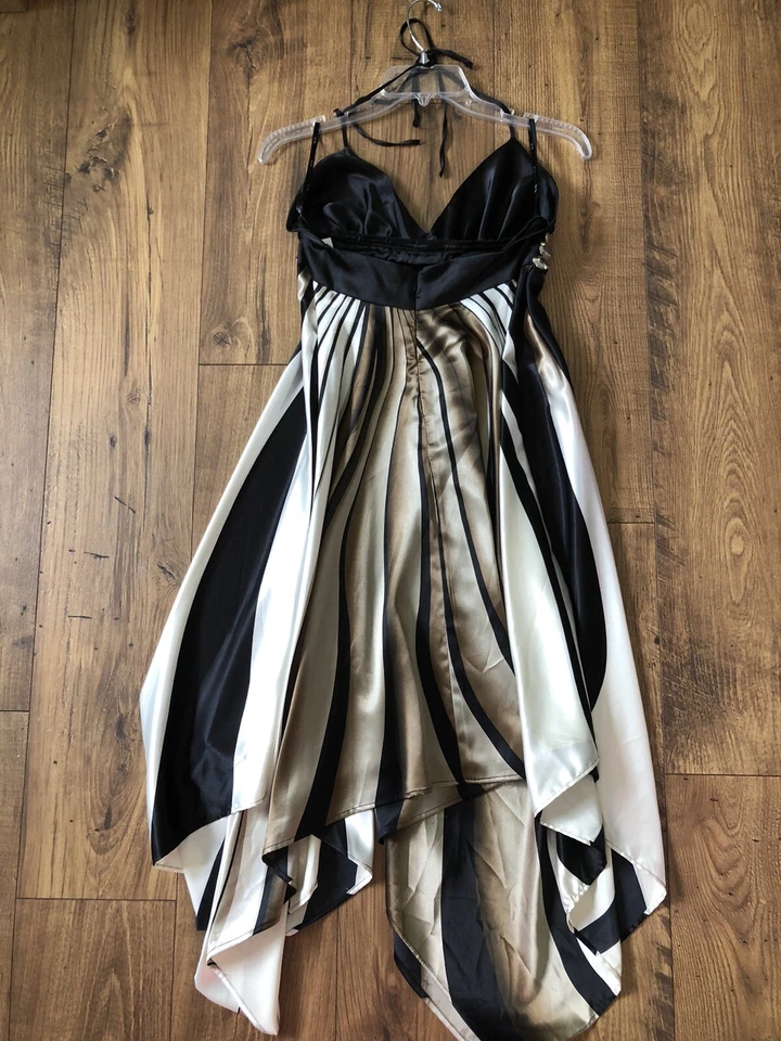 Vestido de Cóctel Camille La Vie Talla Mediana ¡Nuevo! Foto 3 de 4