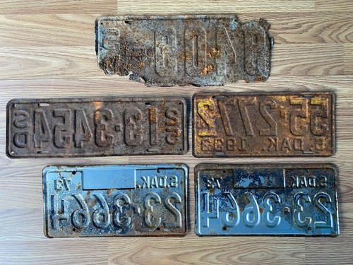 Junk License Plate Lot South Dakota 1925, 1933, 1973 1 Pair, Rusty, 5 Plates - Picture 8 of 11