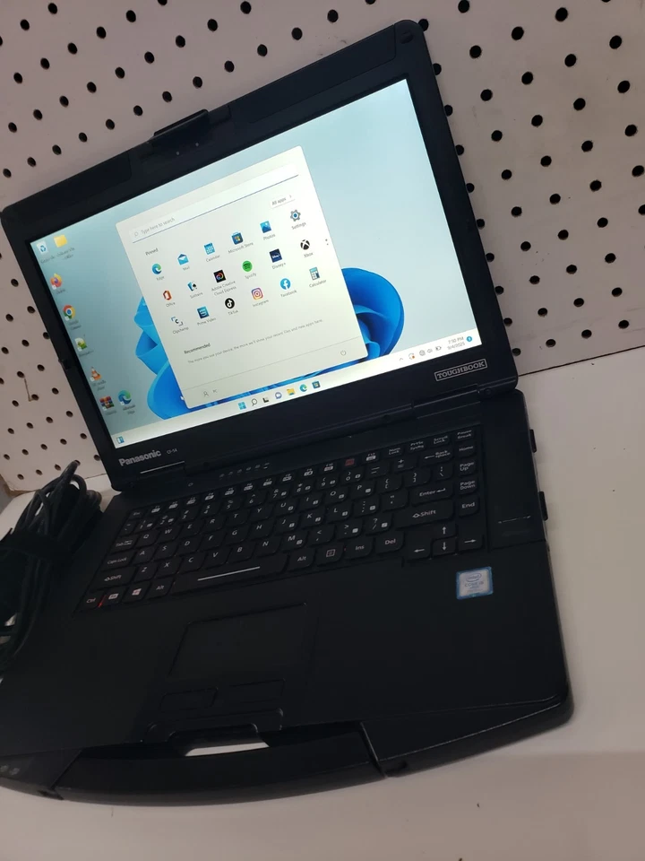 Toughbook Panasonic CF-54 MK3 Intel, Core i5-7300U 32GB RAM 1TB SSD Win11 Pro  - Image 3 of 4