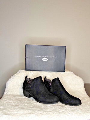 Dr. Scholl's Women's Best Day brushed suede boot, size 7, black