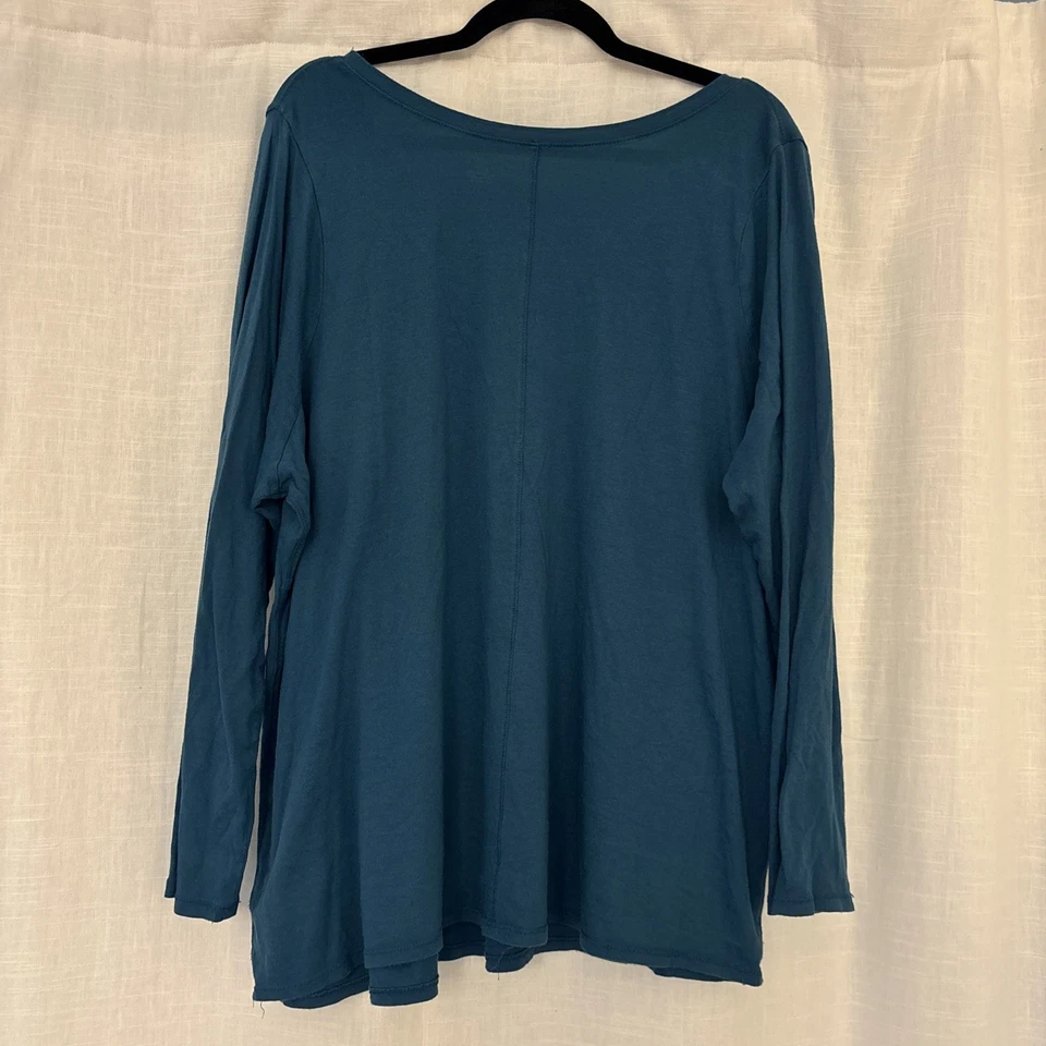 Lane Bryant Womens Green V-neck Long Sleeve Shirt Size 22/24 Light Weight  - Image 3 of 3