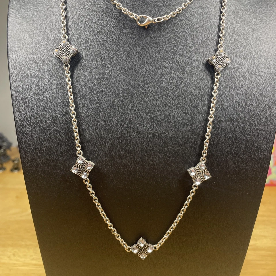 Collar estación cristal tono plata Michael Kors Foto 2 de 3