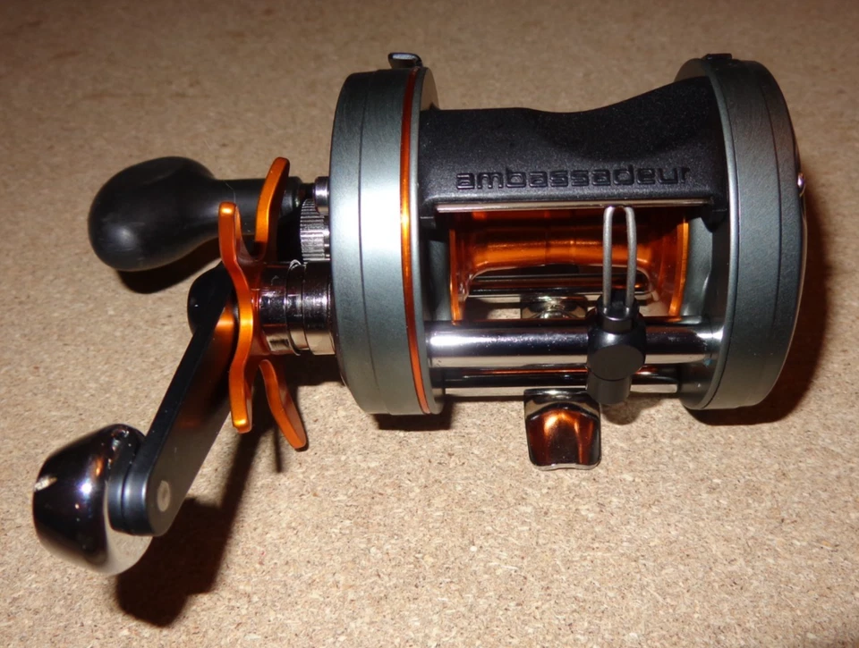 Nuevo Carrete especial de lanzamiento de cebo Abu Garcia Ambassadeur Classic 6500 C3 Catfish Foto 4 de 4