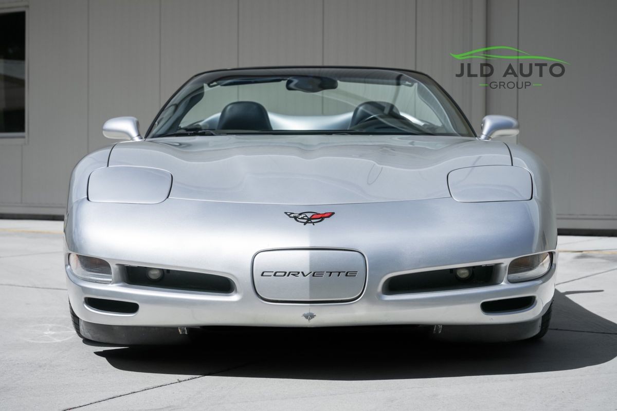 2004 Silver Chevrolet Corvette   | C5 Corvette Photo 3