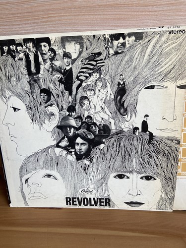The Beatles Revolver 1966 Capitol ST2576 Vinyl LP USA Yellow Submarine - Picture 2 of 2