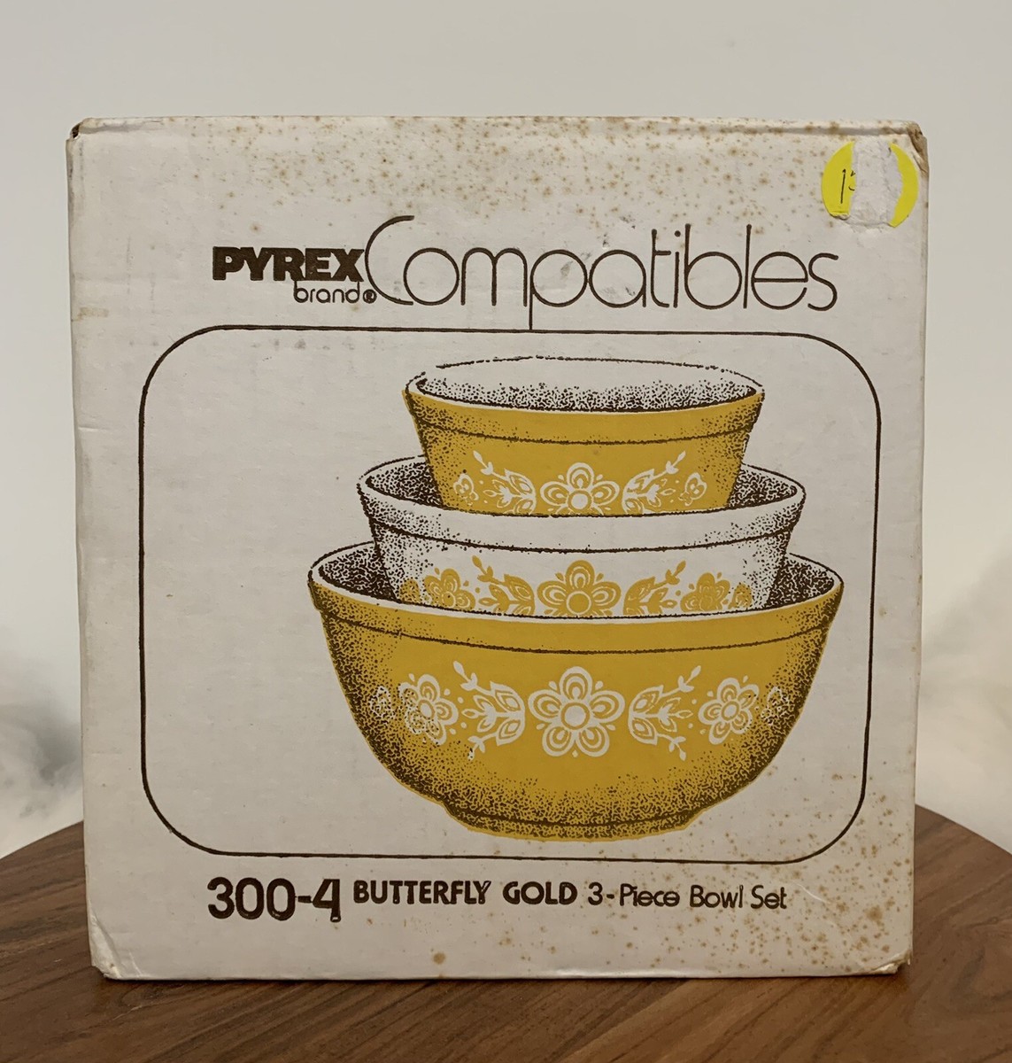 SEALED BOX Pyrex Butterfly Gold 300-4 Mixing Bowl Set (3 pc set) - Main Image