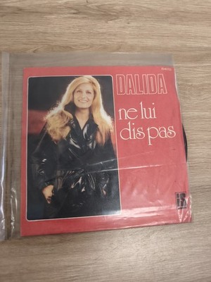 Vinyl 45 Umdrehungen Dalida ''Sag ihm nicht'' Tasche rot gebrauchter Zustand (Ref 6)