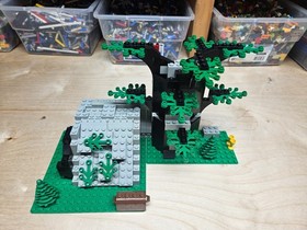 LEGO Castle Forestmen 6066 Camouflaged Outpost with instructions, no box