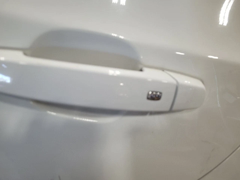 2016 17 18 19 20 21 22 23 24 2025 CHEVROLET MALIBU Driver Left Rear Side Door Foto 3 de 4