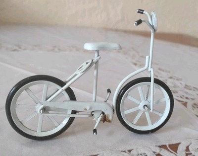Kleines Fahrrad aus Metall, Deko-Artikel, ohne Marke