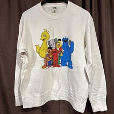 KAWS x Uniqlo x Sesame Street Group Crewneck Sweatshirt XL