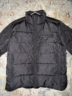 Prada Daunenjacke aus mittelschwerem Re-Nylon