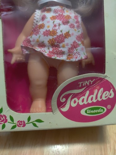 TINY TODDLES Doll by Uneeda No.70730 damaged Box READ - Picture 4 of 11