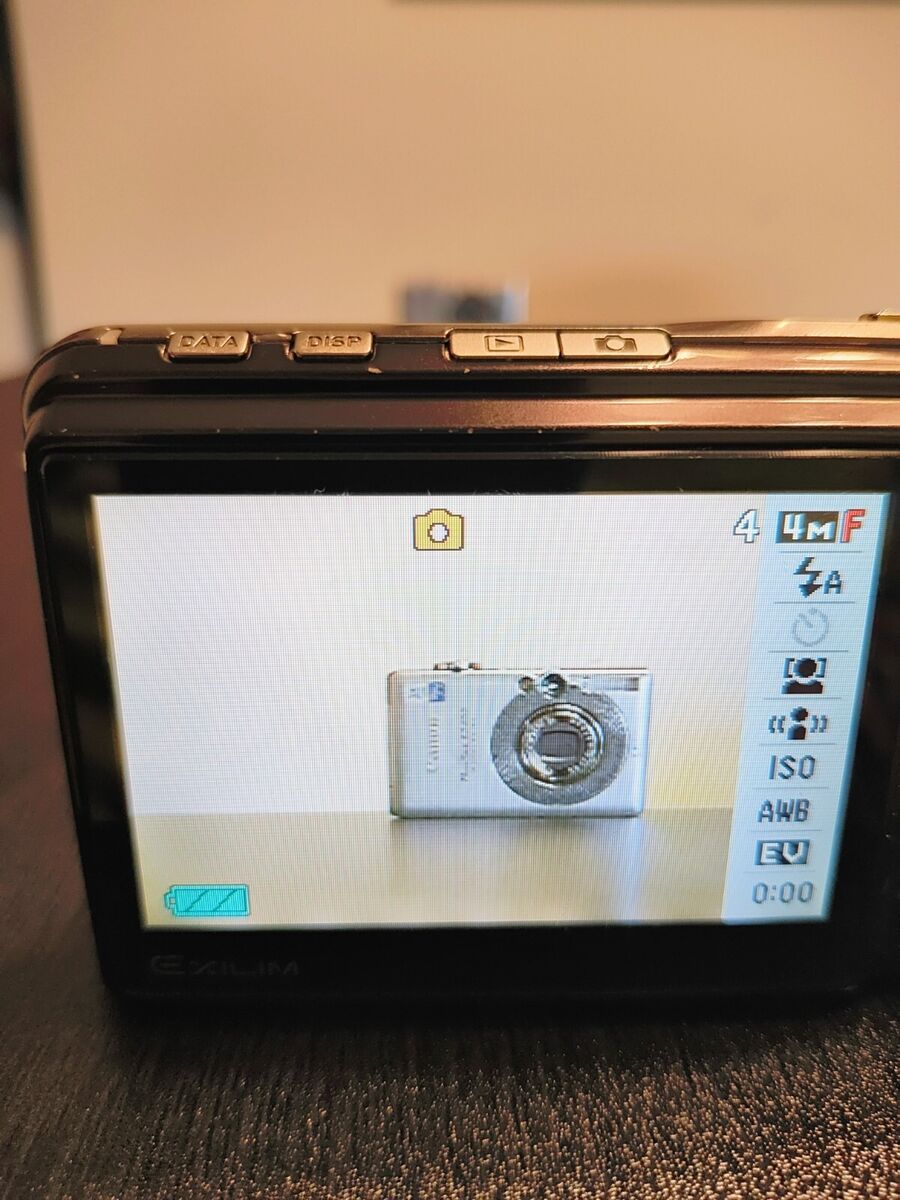 Casio Exilim EX-S880 Digital Camera 8.1 MP Optical Anti Casio Exilim EX-S880 Digital Camera 8.1 MP Optical Anti