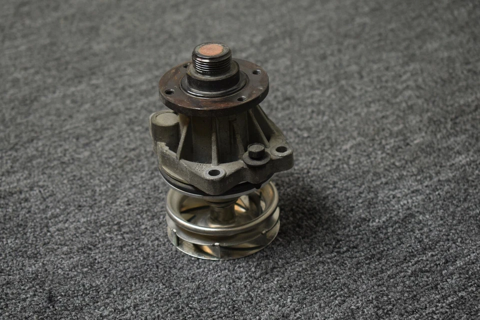 BMW M3 1995-1999 MOTOR BOMBA AGUA FÁBRICA OEM Foto 3 de 4