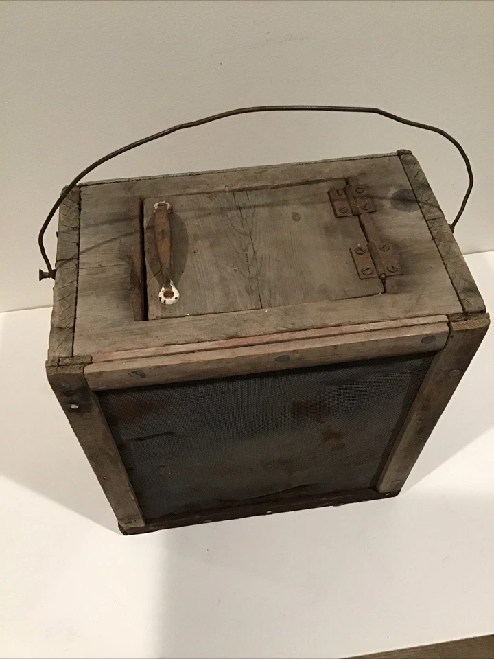 Rustic Primitive Vintage Wood Cricket Box Tackle Fishing Bait Chest Homemade - Image 2 of 4