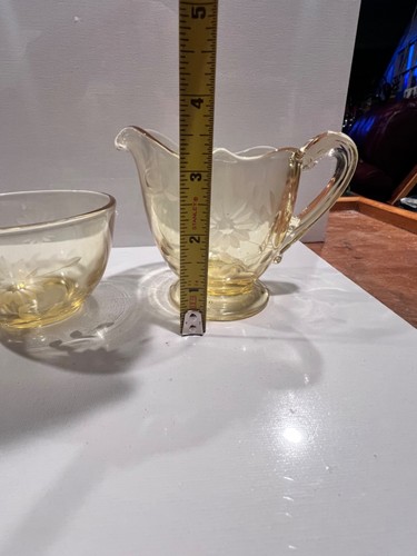 vaseline glass cup and creamer set - Picture 5 of 7