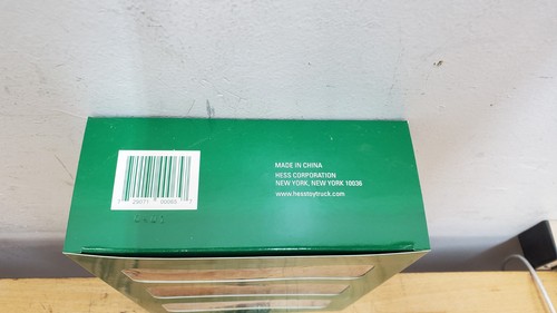 2019 MINI HESS TRUCK COLLECTION -MINT IN BOX - Picture 6 of 6